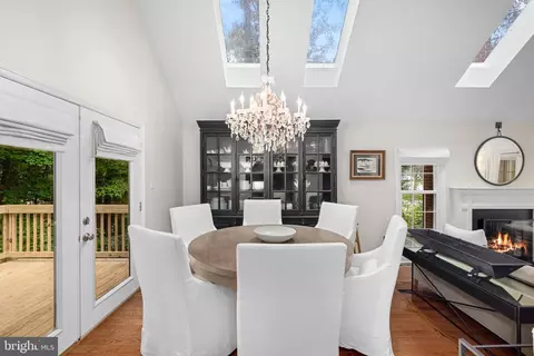Dining - 9206 Northedge Dr, Springfield, VA 22153 photo 3 of 4