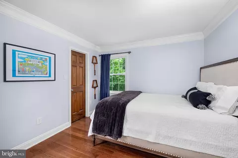 Bedroom - 9206 Northedge Dr, Springfield, VA 22153 photo 5 of 6