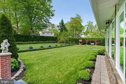 8610 Westmeath Ct, Springfield, VA 22152 photo 4