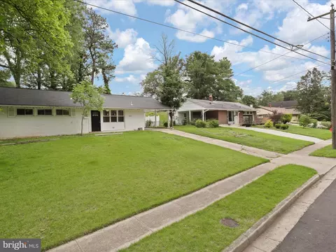 Exterior - 7435 Bath St, Springfield, VA 22150 photo 3 of 5