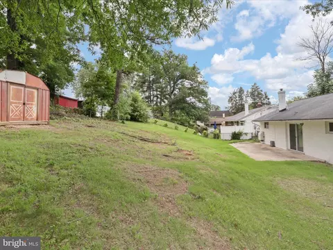 Exterior - 7435 Bath St, Springfield, VA 22150 photo 5 of 5