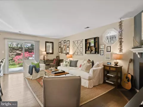 11416 Turnmill Ln, Reston, VA 20191 photo 5
