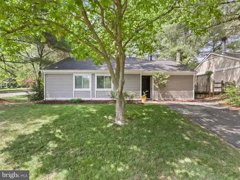 11416 Turnmill Ln, Reston, VA 20191 photo 3