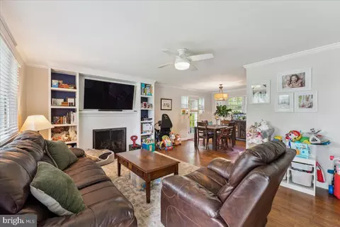 5222 Ferndale St, Springfield, VA 22151 photo 4