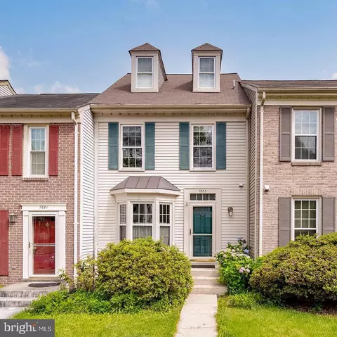 7683 Northern Oaks Ct, Springfield, VA 22153