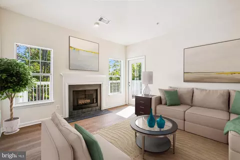 1704 Lake Shore Crest Dr #32, Reston, VA 20190