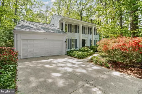 10403 Heritage Landing Rd, Burke, VA 22015