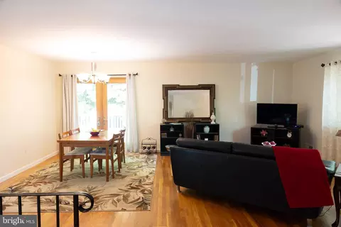 8716 Kenilworth Dr, Springfield, VA 22151 photo 8