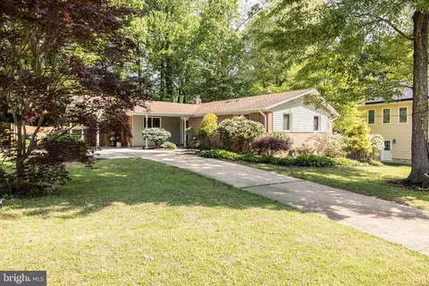 8716 Kenilworth Dr, Springfield, VA 22151 photo 3