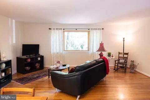 8716 Kenilworth Dr, Springfield, VA 22151 photo 10