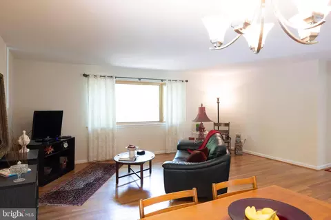 8716 Kenilworth Dr, Springfield, VA 22151 photo 9