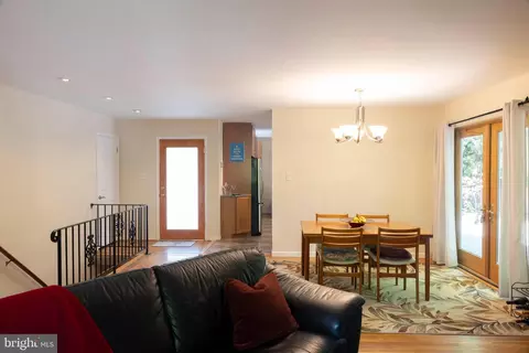 8716 Kenilworth Dr, Springfield, VA 22151 photo 12