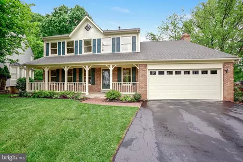 13105 Willoughby Point Dr, Fairfax, VA 22033