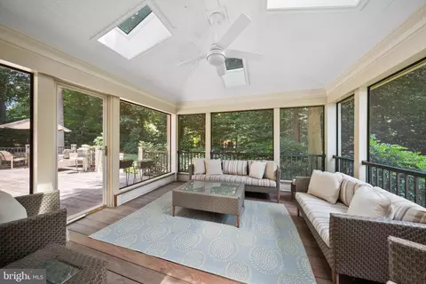 Exterior - 7707 Crossover Dr, Mclean, VA 22102 photo 2 of 8