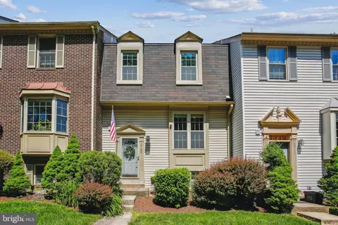 5709 Burke Towne Ct, Burke, VA 22015