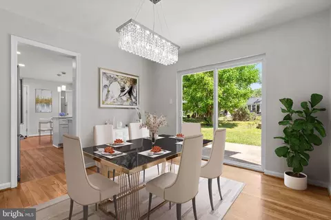 Dining - 5525 Rolling Rd, Springfield, VA 22151 photo 2 of 4