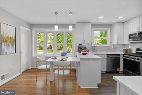 Kitchen - 5525 Rolling Rd, Springfield, VA 22151 photo 3 of 10