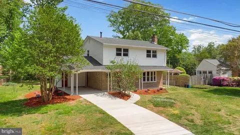 Exterior - 5525 Rolling Rd, Springfield, VA 22151 photo 2 of 6