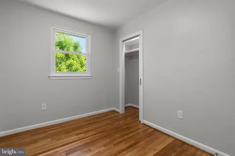 Bedroom - 5525 Rolling Rd, Springfield, VA 22151 photo 8 of 18