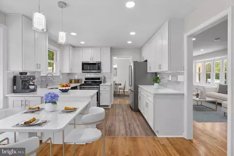 Kitchen - 5525 Rolling Rd, Springfield, VA 22151 photo 1 of 10