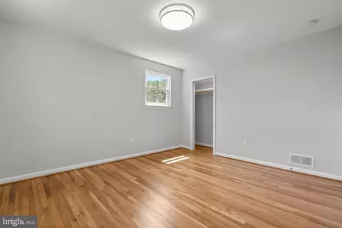 Bedroom - 5525 Rolling Rd, Springfield, VA 22151 photo 11 of 18