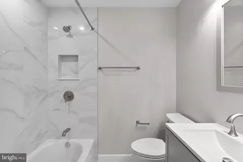 Bath - 5525 Rolling Rd, Springfield, VA 22151 photo 2 of 8