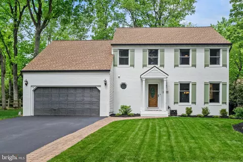 11204 Longwood Grove Dr, Reston, VA 20194