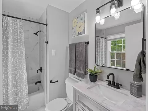 Bath - 8448 Kitchener Dr, Springfield, VA 22153 photo 2 of 4
