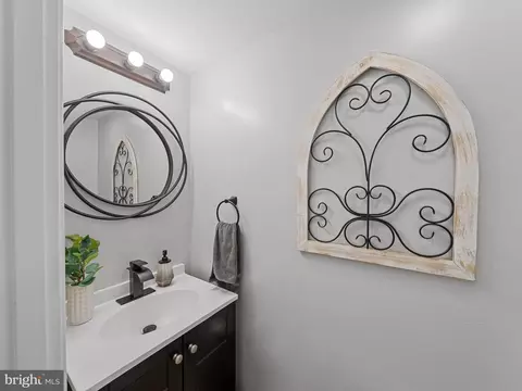 Bath - 8448 Kitchener Dr, Springfield, VA 22153 photo 1 of 4