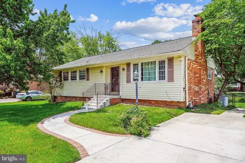 14955 Greymont Dr, Centreville, VA 20120