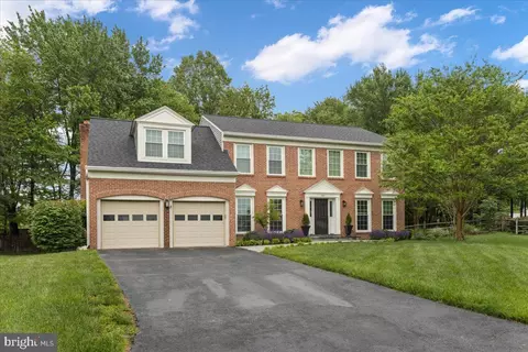 1301 Kelly Ct, Herndon, VA 20170