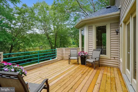 Exterior - 1145 Water Pointe Ln, Reston, VA 20194 photo 4 of 25