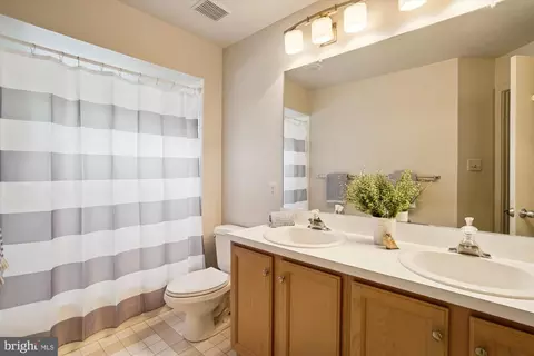Bath - 1145 Water Pointe Ln, Reston, VA 20194 photo 3 of 4