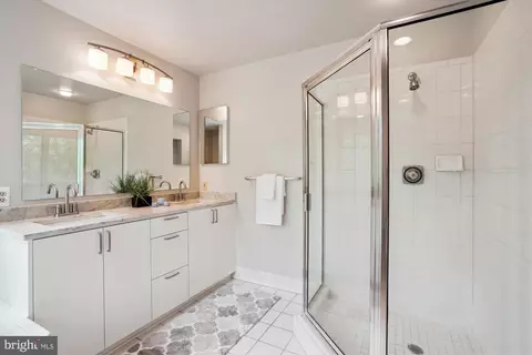 Bath - 1145 Water Pointe Ln, Reston, VA 20194 photo 2 of 4