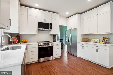 Kitchen - 1145 Water Pointe Ln, Reston, VA 20194 photo 2 of 4