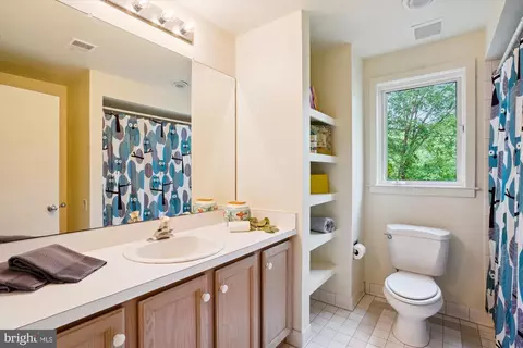 Bath - 1145 Water Pointe Ln, Reston, VA 20194 photo 4 of 4