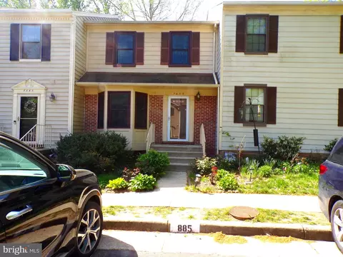 7659 Southern Oak Dr, Springfield, VA 22153