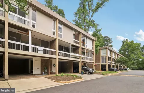 11524 Maple Ridge Rd, Reston, VA 20190 photo 4
