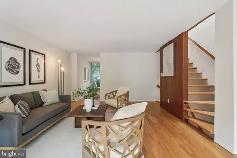 11524 Maple Ridge Rd, Reston, VA 20190 photo 9