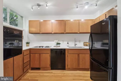 11524 Maple Ridge Rd, Reston, VA 20190 photo 19