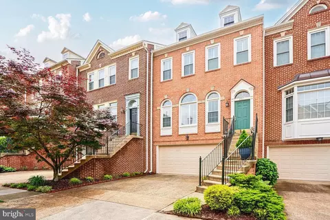 8511 Westown Way, Vienna, VA 22182