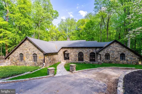 105 Jefferson Run Rd, Great Falls, VA 22066