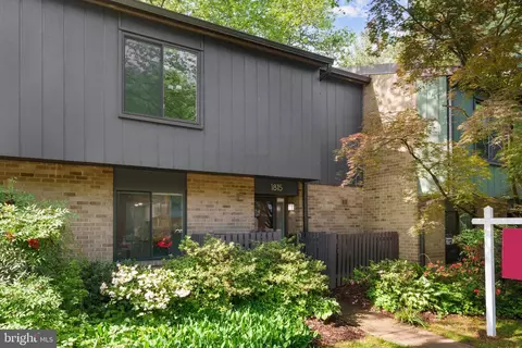 1815 Ivy Oak Sq #58, Reston, VA 20190