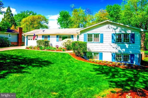 10728 Zion Dr, Fairfax, VA 22032