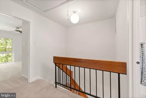Entry Way - 11645 Newbridge Ct, Reston, VA 20191 photo 6 of 8
