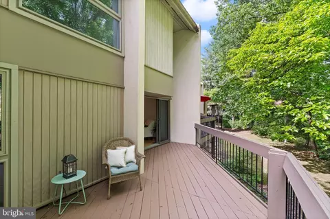 Exterior - 11645 Newbridge Ct, Reston, VA 20191 photo 9 of 12