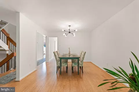 Dining - 11645 Newbridge Ct, Reston, VA 20191 photo 2 of 2