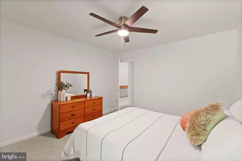 Bedroom - 11645 Newbridge Ct, Reston, VA 20191 photo 6 of 8