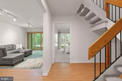 Entry Way - 11645 Newbridge Ct, Reston, VA 20191 photo 8 of 8
