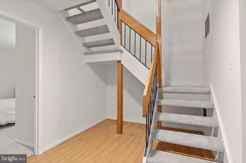 Entry Way - 11645 Newbridge Ct, Reston, VA 20191 photo 7 of 8